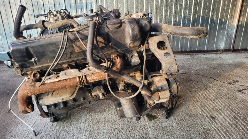 Mercedes r107 w126 sl slc двигатель kompletny m117 560 11796712041603800 k-jet Недорого