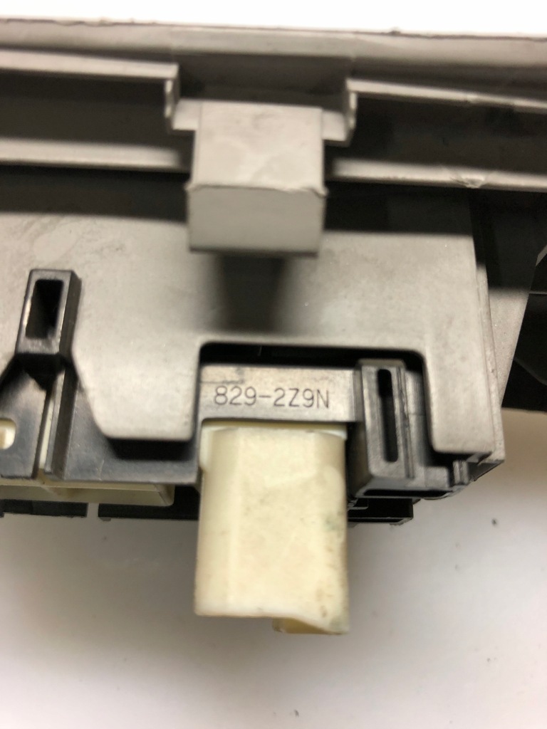 фото №6, Панель переключатель окон toyota yaris