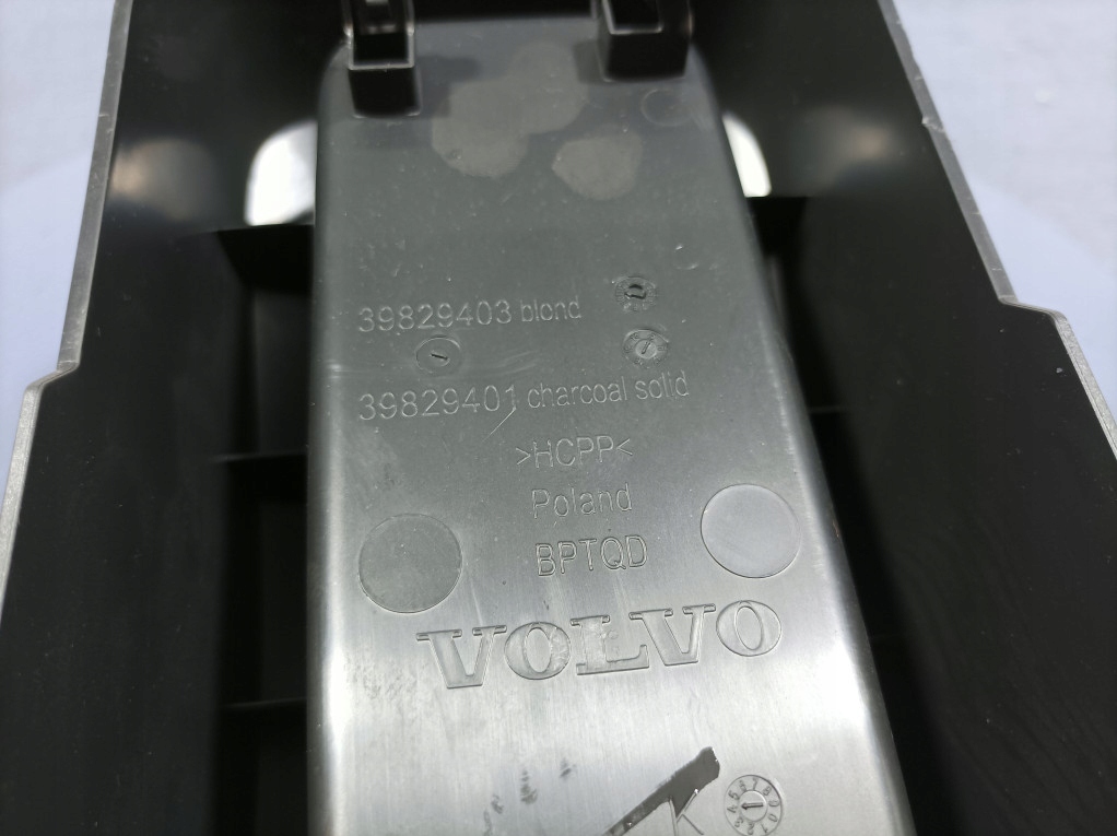 фото №4, Volvo xc90 ii бардачок iii rzędu сидений 39829401