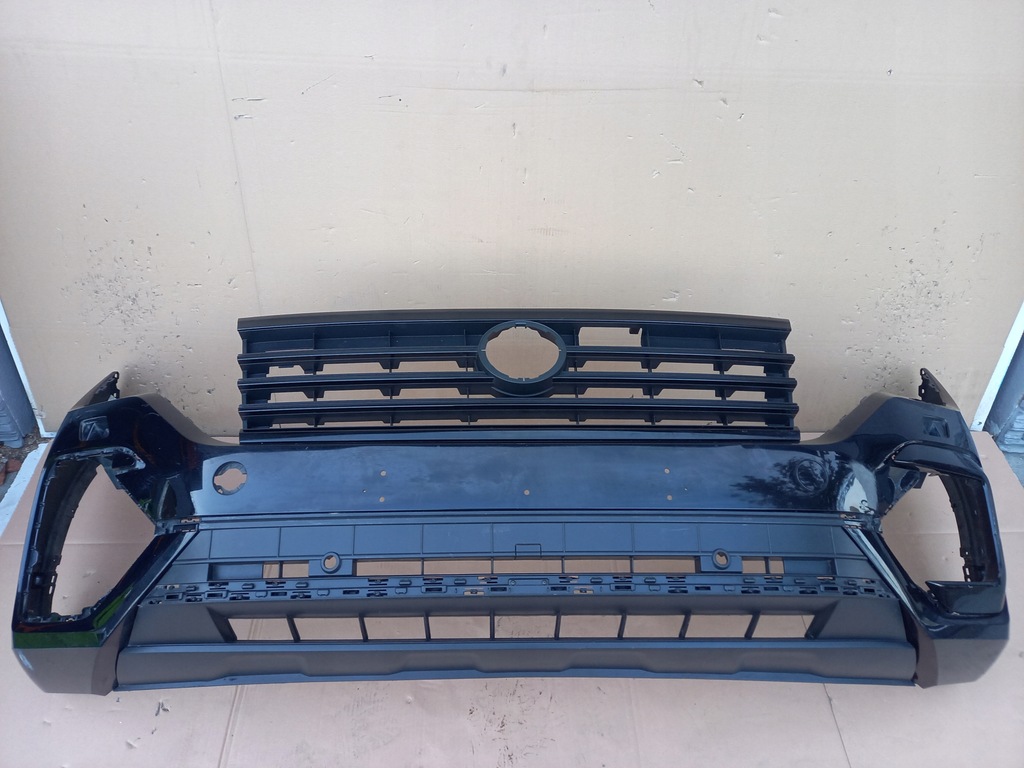 фото №1, Vw touareg iii r-line бампер передний решётка радиатора oryg!