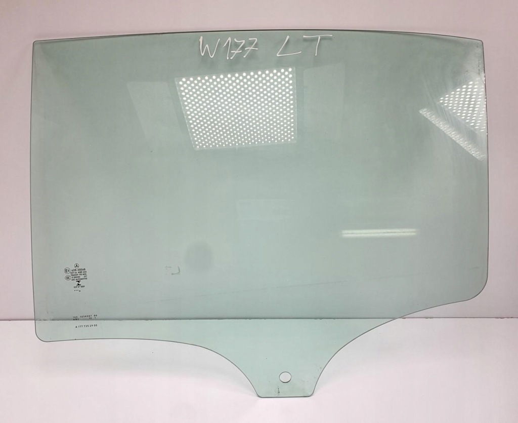 Купити Скло дверей лівий задній mercedes w177 a1777353000