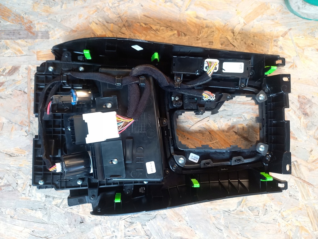 фото №4, Kia proceed 21r рамка выборщик usb панель бардачок 84631-j7900