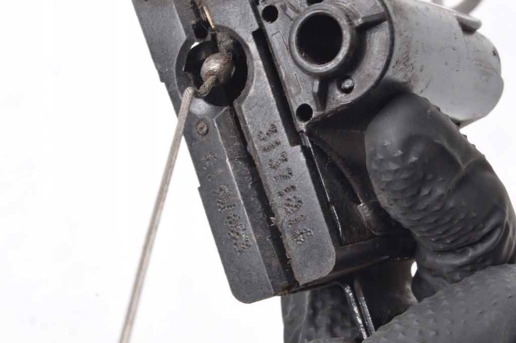 фото №6, Volvo s60 ii v60 v40 ii замок капот 31371016