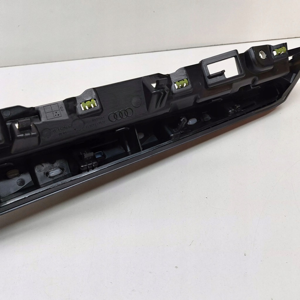 фото №6, Audi e-tron gt 2022 рамка бардачка панелі приладової панелі