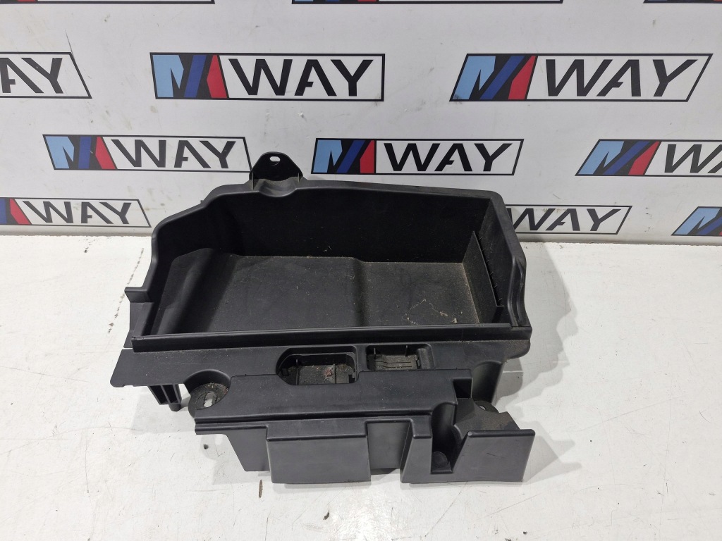 Купить 7068949 bmw e61 накладка крышка корпус аккумулятор
