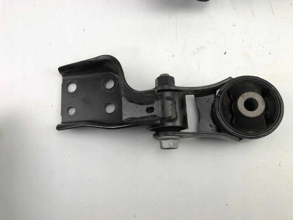 фото №4, Toyota yaris iii кронштейн подушка двигуна