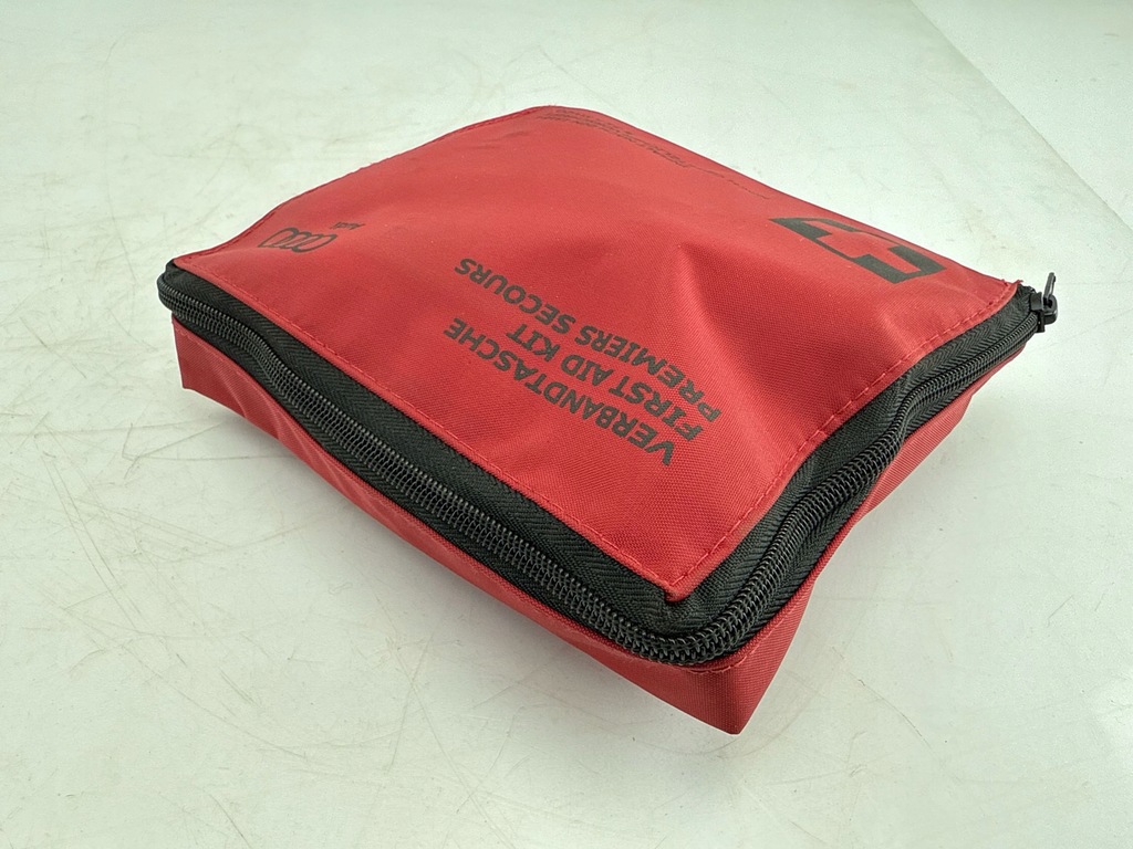 фото №6, Audi a6 c7 2015 аптечка першої допомоги