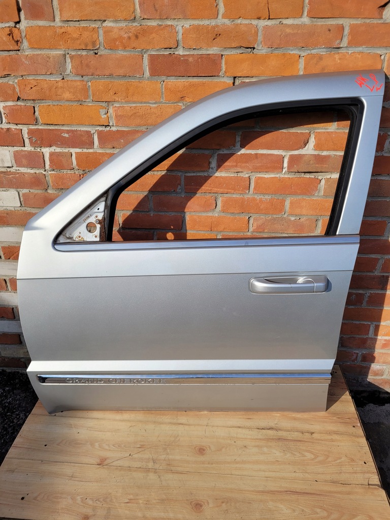 фото №1, Jeep grand cherokee wk 5-10 дверь правый задняя