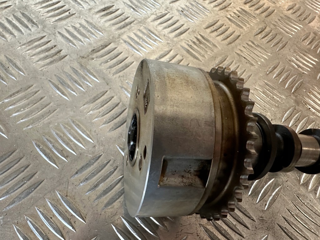 фото №4, Toyota aygo вал распределительного вала 13520-0q010