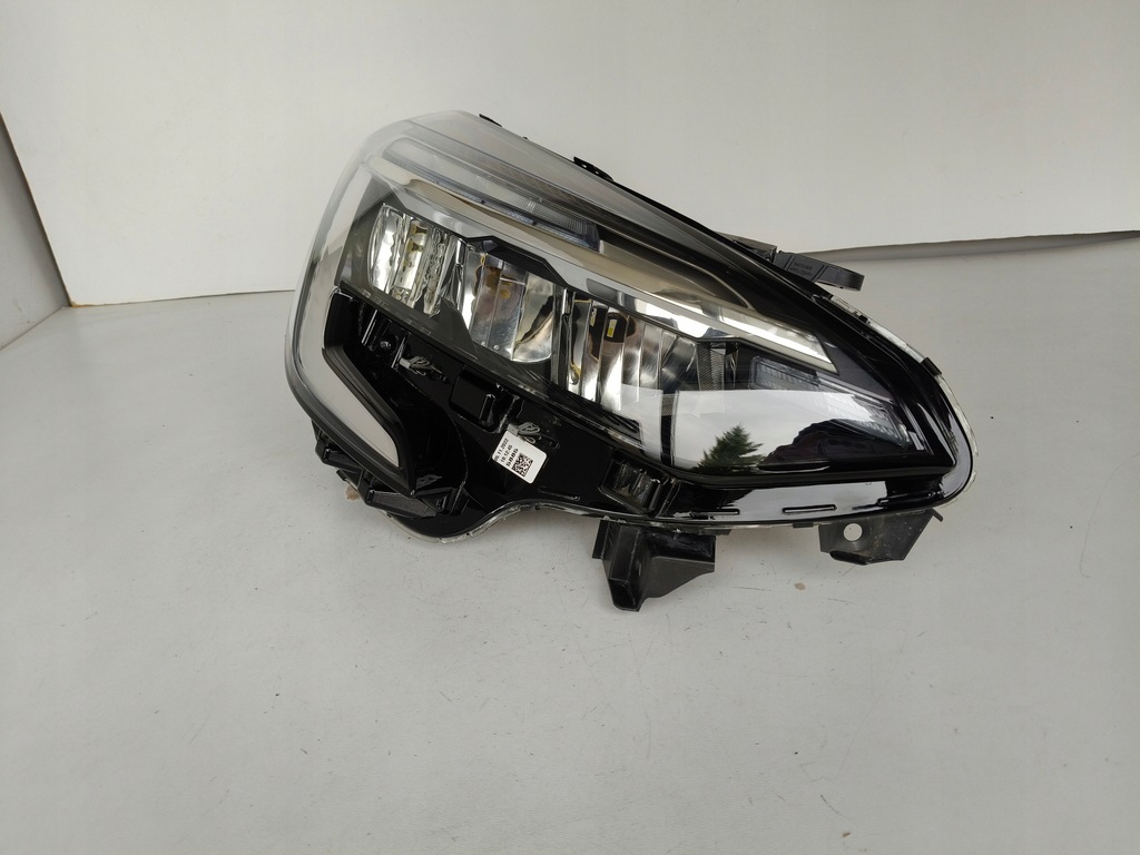 фото №1, Лампа правая фара renault clio 19- v full led