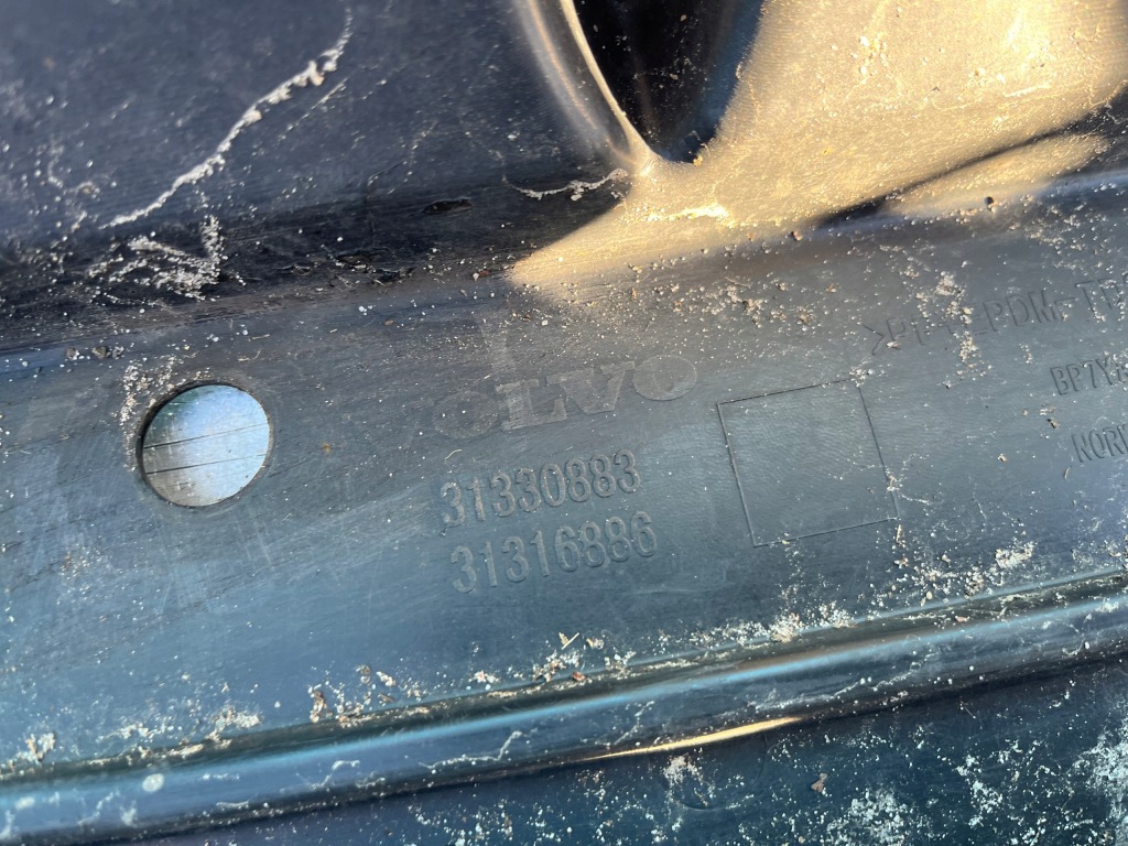 Volvo v40 r design бампер задняя задний Оригинал