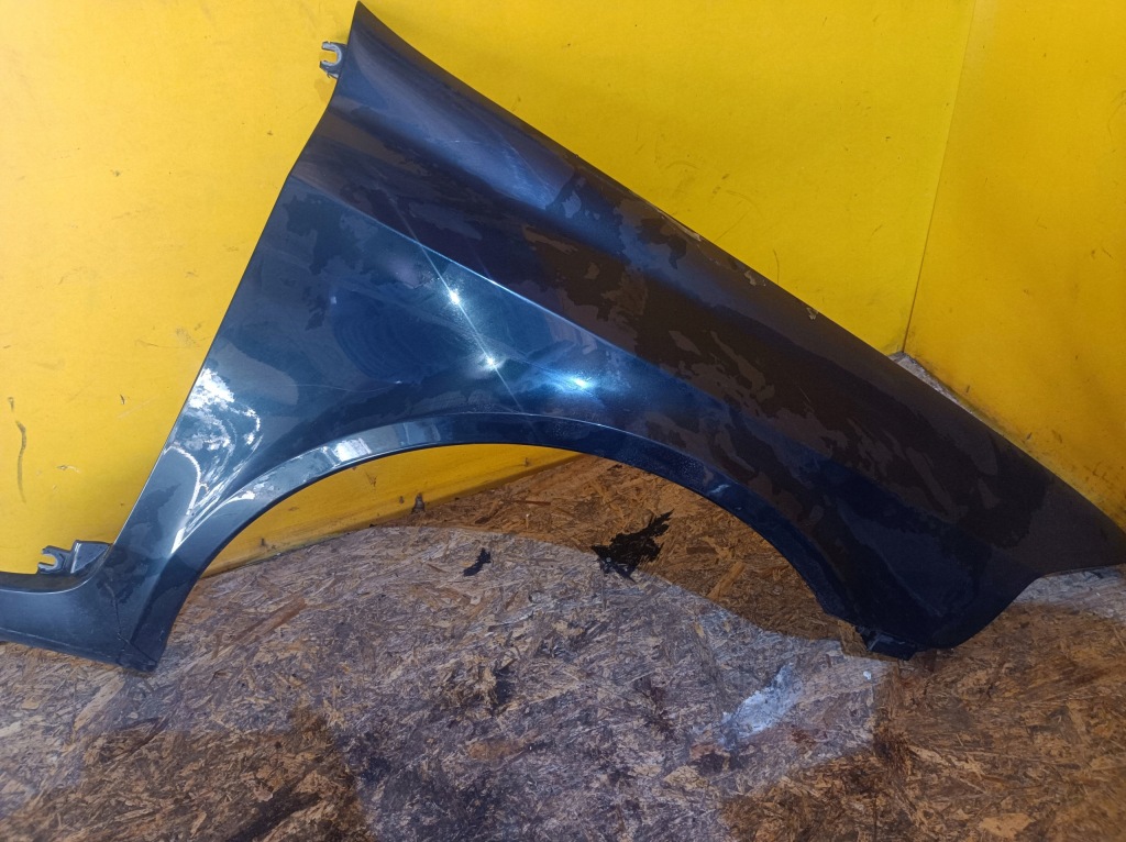 Купити Крило правий перед renault laguna 2 8200129521