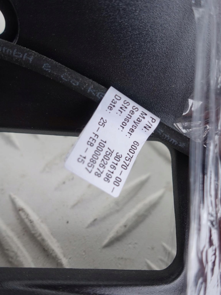 Tesla s молдинг з датчиком кришки задній p lub l Зі Шроту