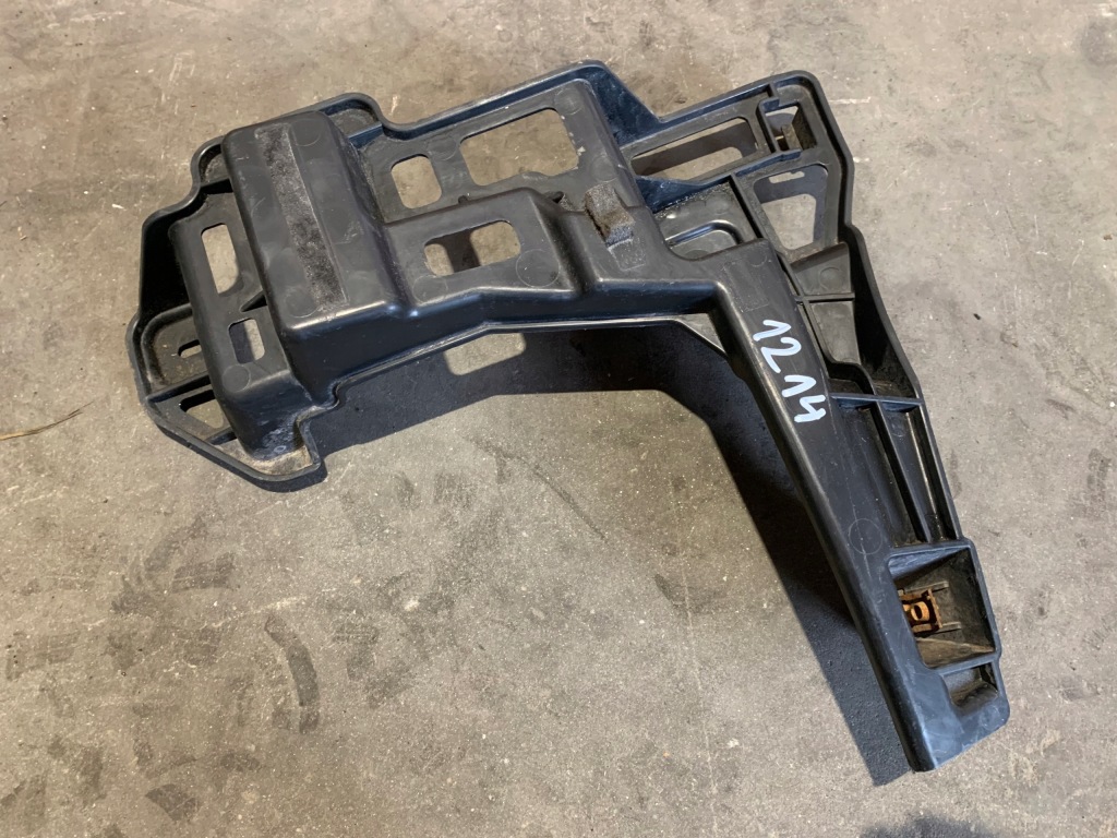 Купити Citroen c4 picasso 2 кронштейн  бампера правий задній 9808509980