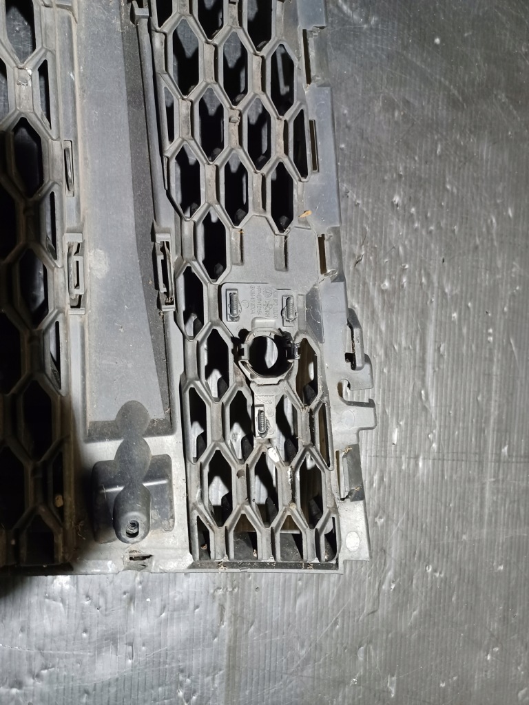 Решётка бампера правая jaguar xf x260 r sport gx6m-8b289-d Недорого