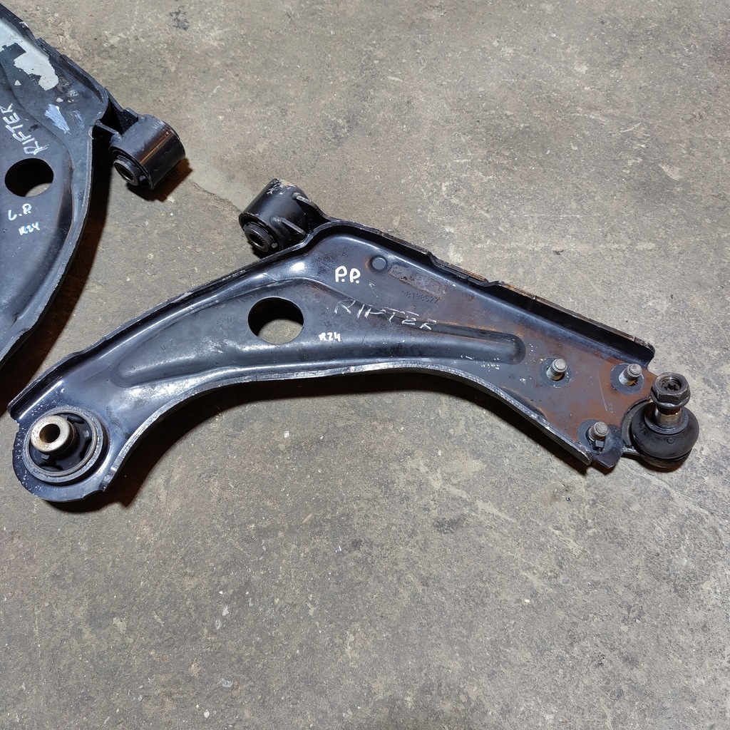 фото №3, Peugeot rifter рычаг правый перед шаровая опора