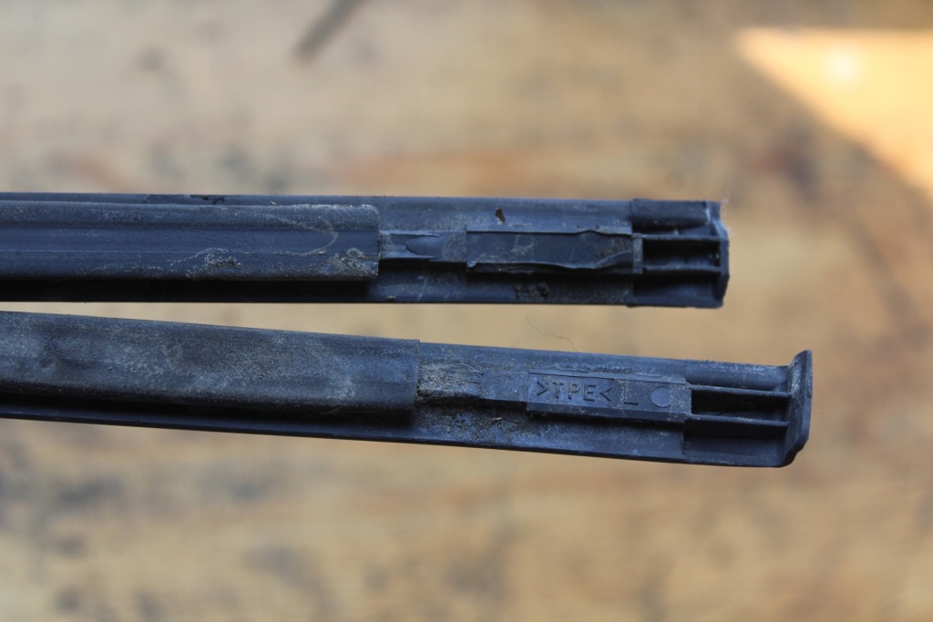 Corolla e12 хетчбек молдинг дахова ліва або права в Україні