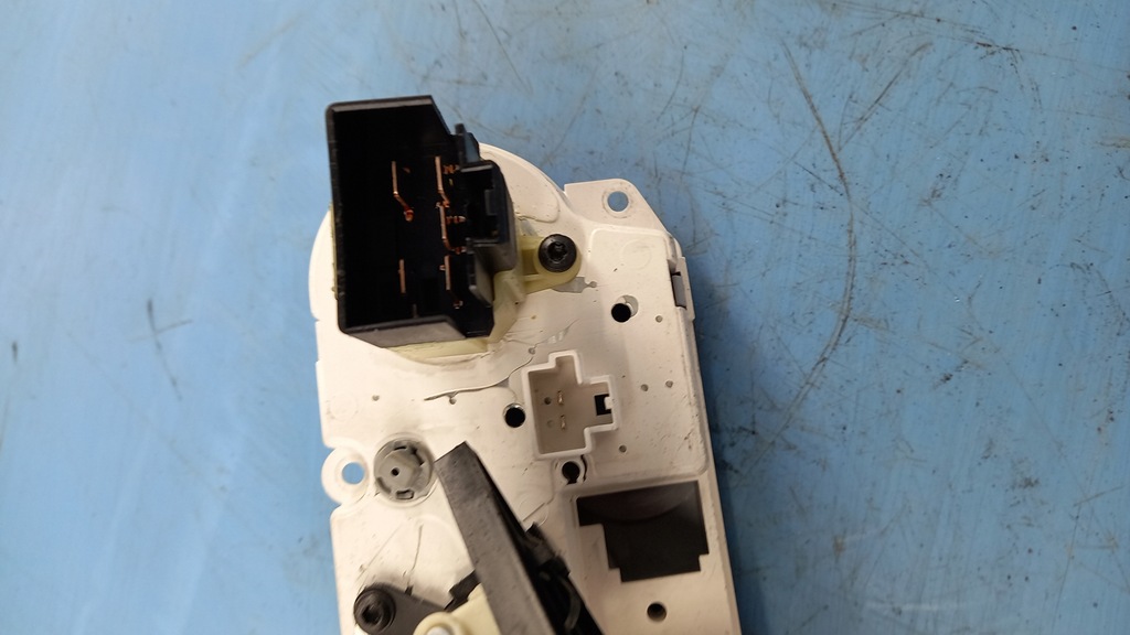 фото №5, Панель кондиционера ford fiesta 1.3b 03r