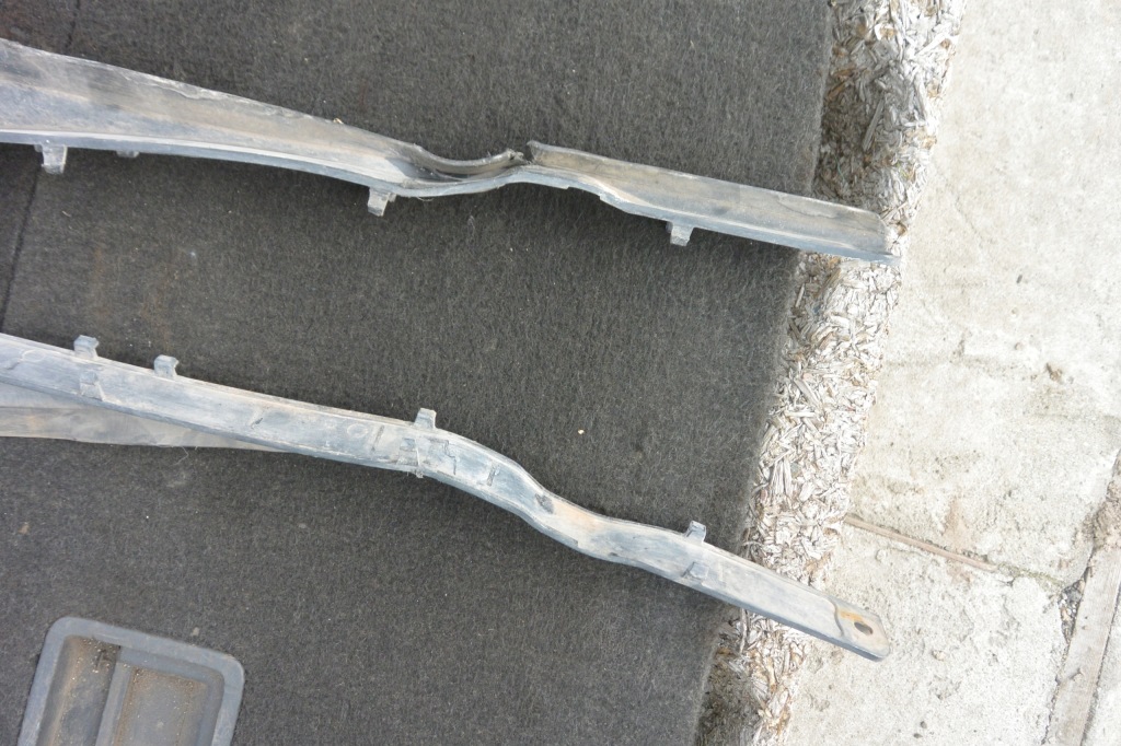 Молдинг бампера задня права ліва kpl tesla model s Оригінал