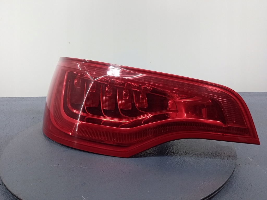 фото №1, Audi q7 i 4l lift лампа задняя левая задняя 4l0945093f