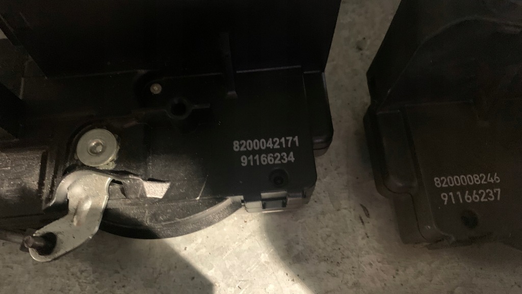 фото №10, Trafic ii vivaro a контактор микровыключатель концевик