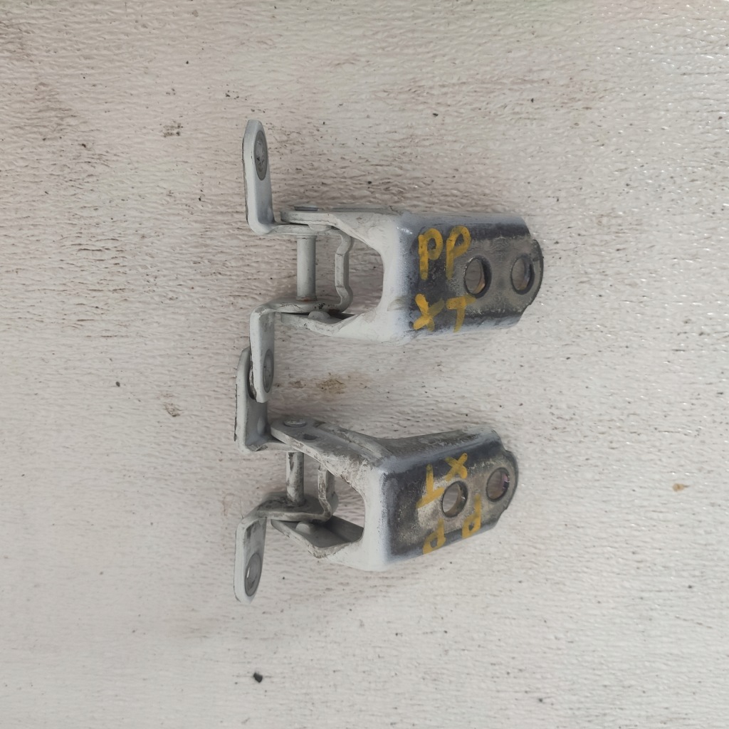 фото №1, Nissan x-trail t33 2023 петли дверь левый задняя комплект