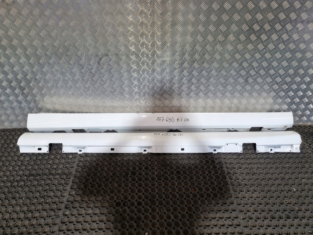 фото №1, Mercedes w177 молдинг порог левая