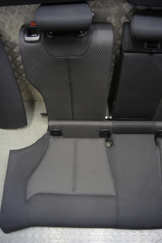 фото №9, Bmw seria i 2018 f21 118i сидіння заднє сидіння оббивка