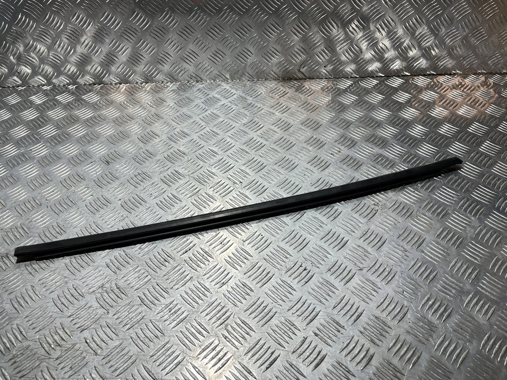 фото №1, Молдинг уплотнитель стекло левая левый задняя opel crossland x 17-