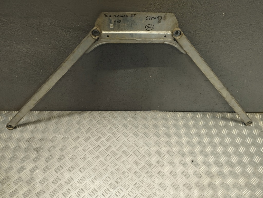 фото №2, Bmw f40 кронштейн балка підвіска задня 6895089