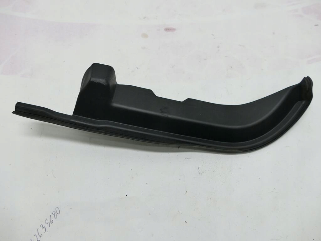 фото №1, Peugeot 5008 молдинг лампы правый задняя правая задняя