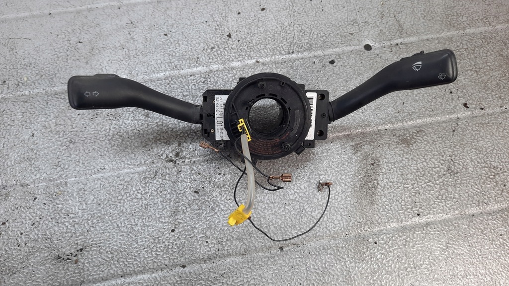 фото №1, Переключатель комбинированный skoda fabia i 04r 1.4b