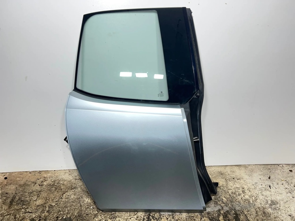 фото №1, Bmw i3 l01 двері праве задня задні повний b72