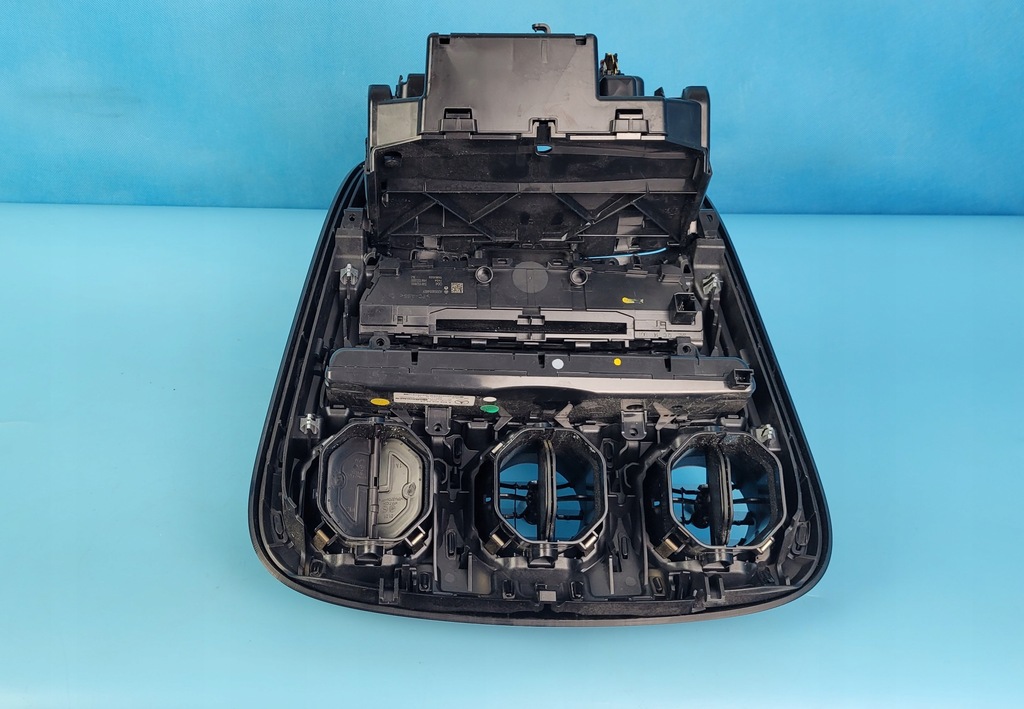 фото №7, Mercedes w205 панель тунель середній a2056801005