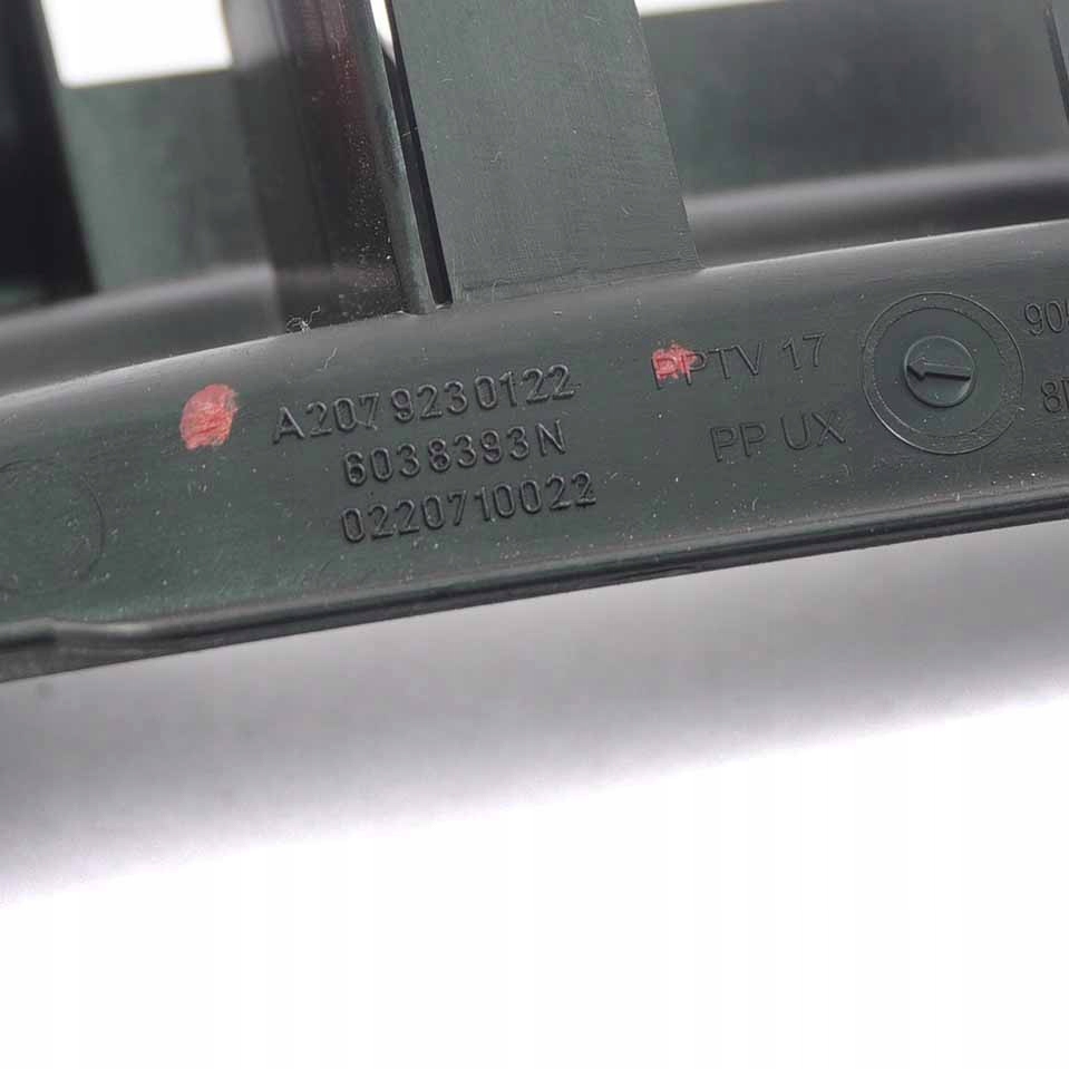 фото №11, Mercedes w204 coupe захист заглушка підголівник перед