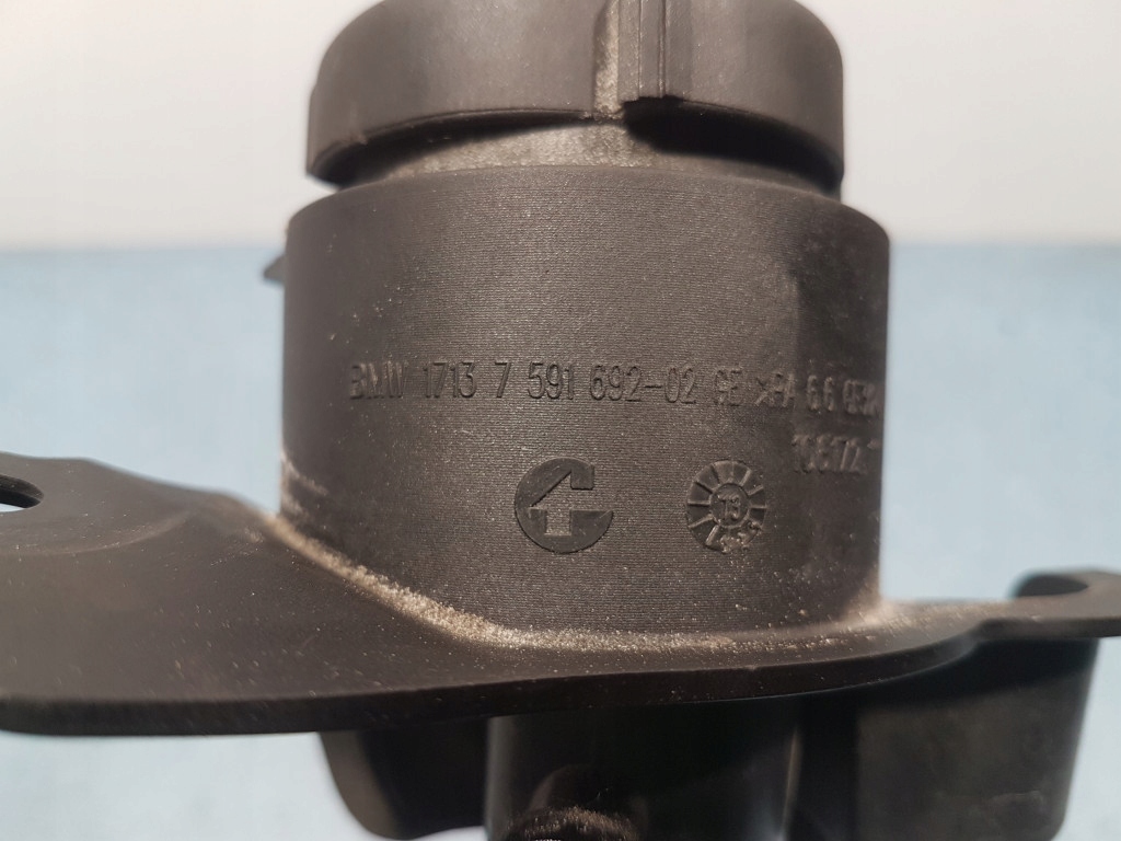Bmw m6 f06 патрубок заливная горловина płynu17137591692 Недорого