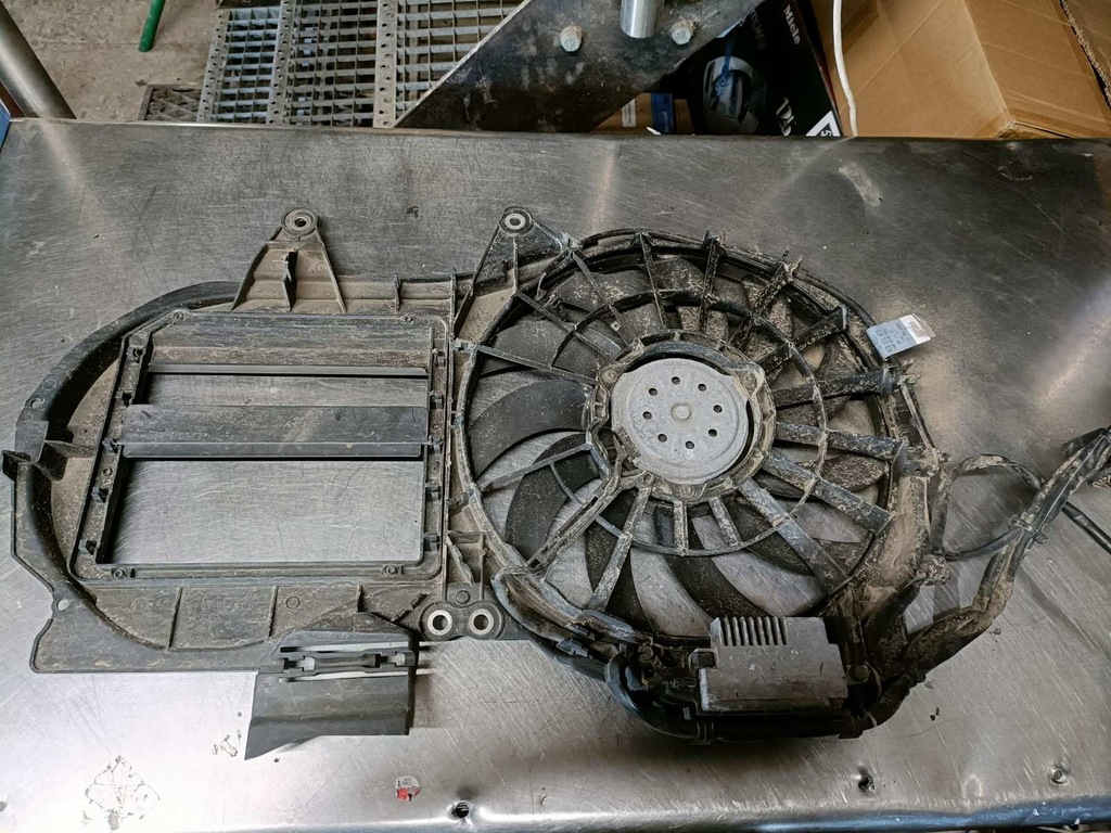 фото №9, Audi a4 b6 вентилятор радіатора 8e0121205