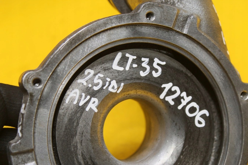 Корпус турбіни turbo lt 35 46 28 2.5 074145701d Зі Шроту