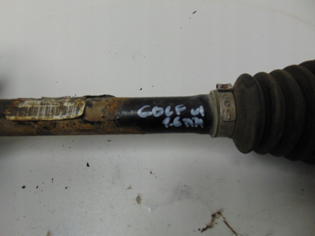 Приводной вал левая перед vw golf vi 1.6 tdi 1k0407271me Цена