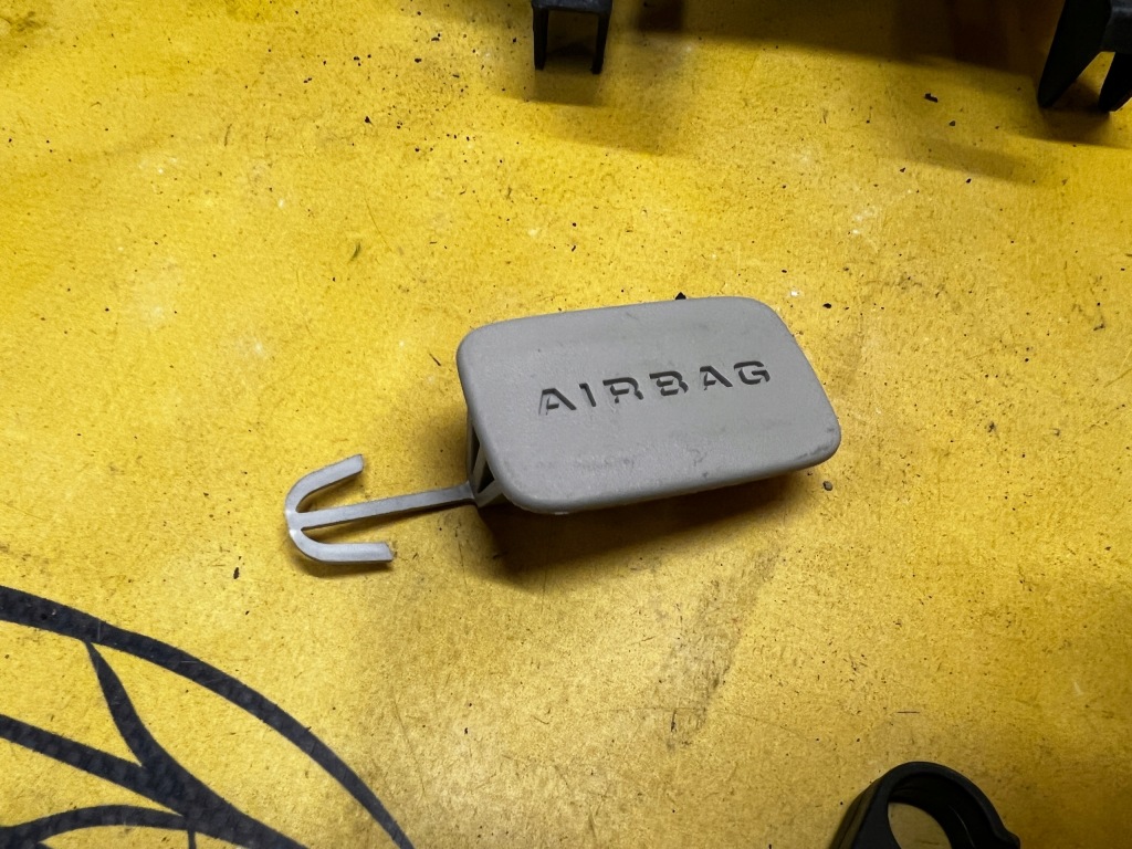 фото №1, Заглушка подушка безопасности стойка перед правая citroen c4 picasso ii