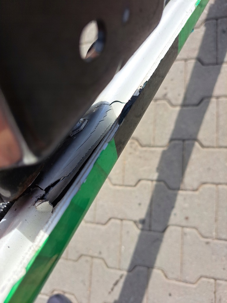 фото №8, Вітровик ліва спойлер закабінний кріплення volvo fh fm