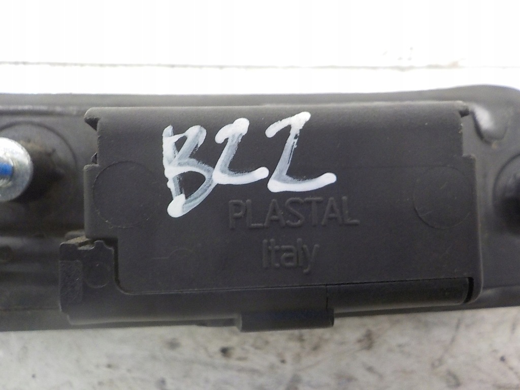 фото №9, Audi a4 b6 микровыключатель накладка крышки молдинг 8p4827574