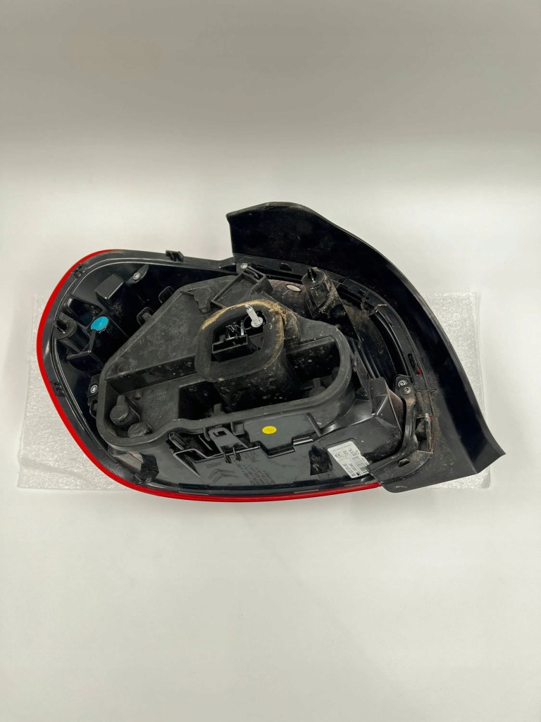 фото №6, Лампа правый задняя citroen c3 iii 9812257480 новый оригинал оригинальный номер