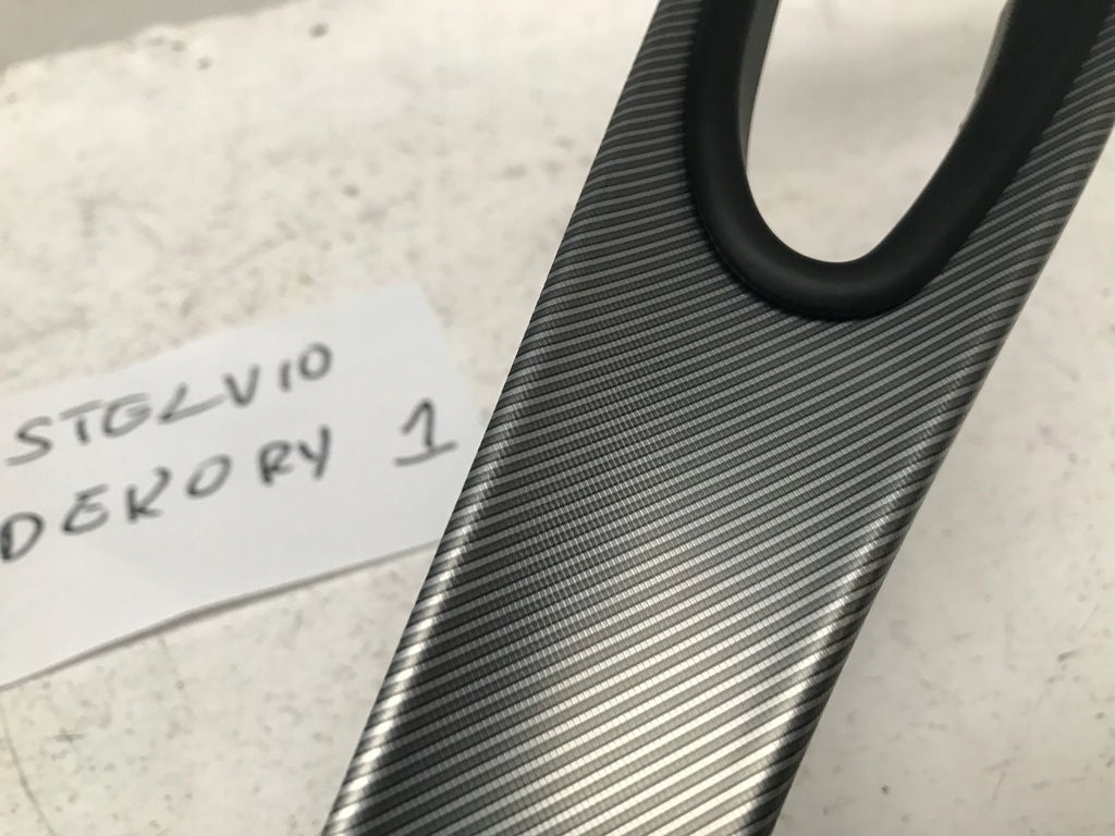 фото №2, Alfa romeo stelvio молдинг dekor двері задній правий