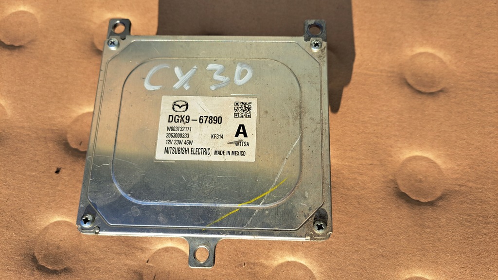 фото №1, Mazda cx-30 cx30 - преобразователь модуль лампы