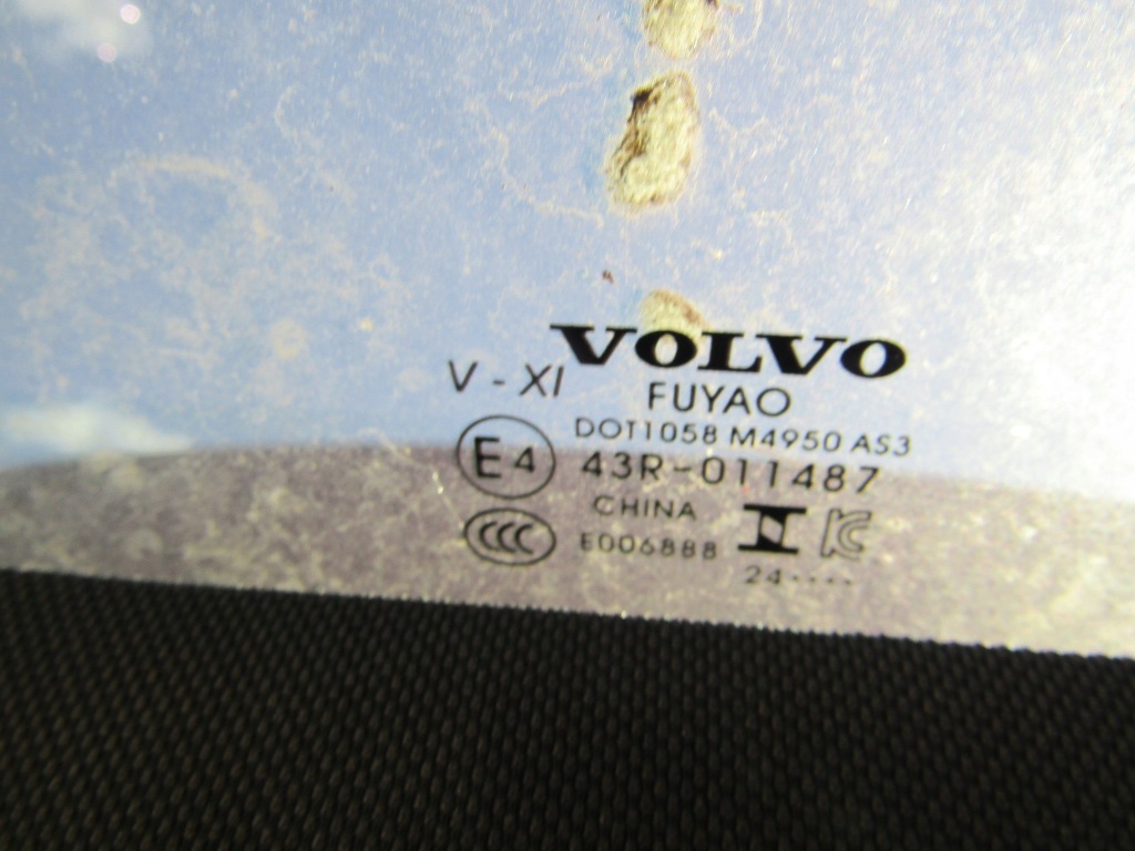 фото №3, Volvo ex30 glassdach