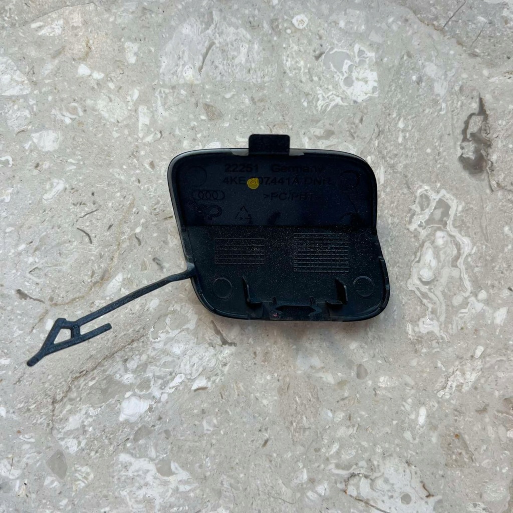 Audi e-tron 2018- заглушка бампер задняя 4ke807441a в Украине