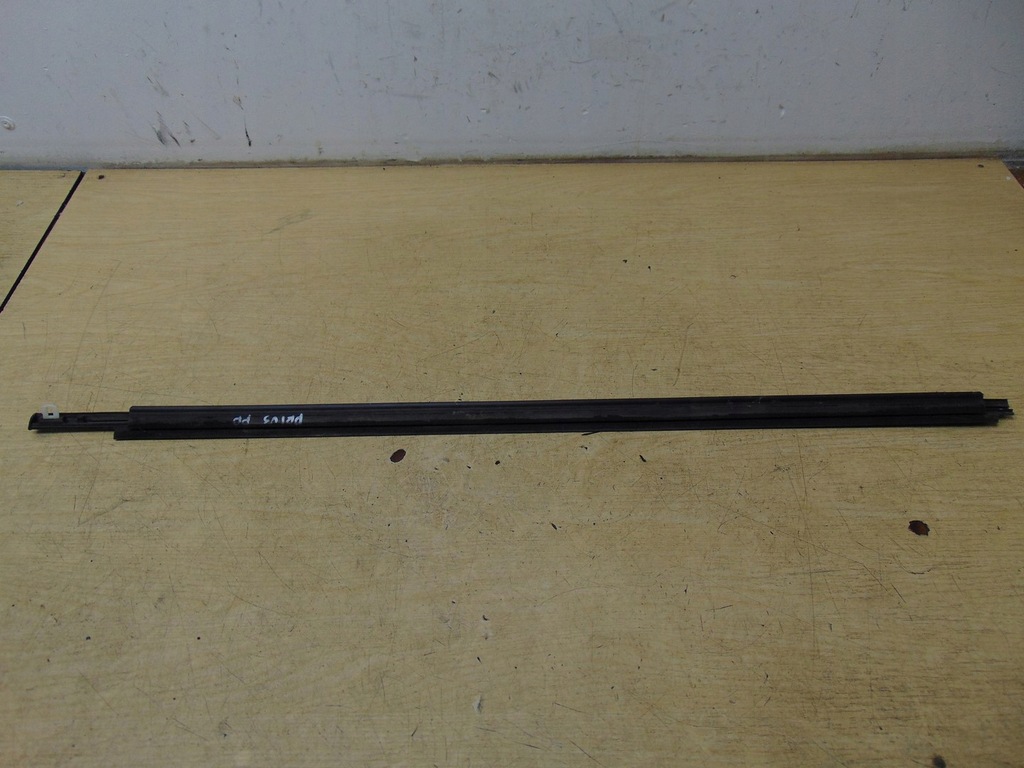 фото №7, Молдинг ущільнювач правий перед toyota prius ii 2002-