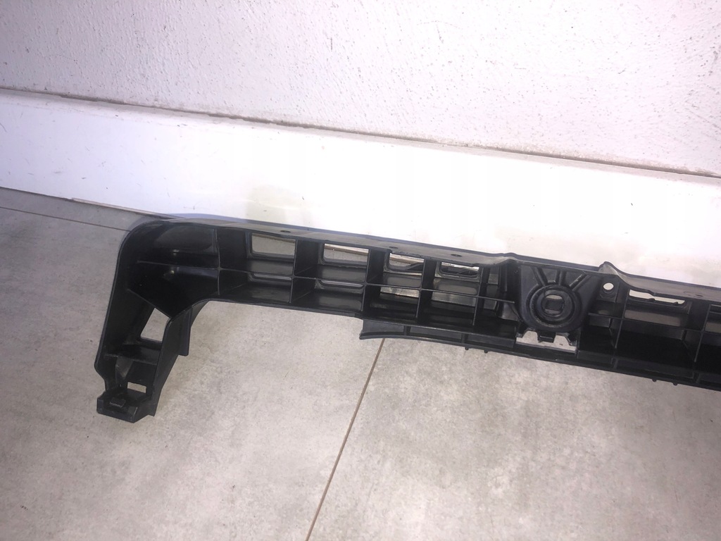 фото №11, Volkswagen golf vi напрямна бампера задній 5g6