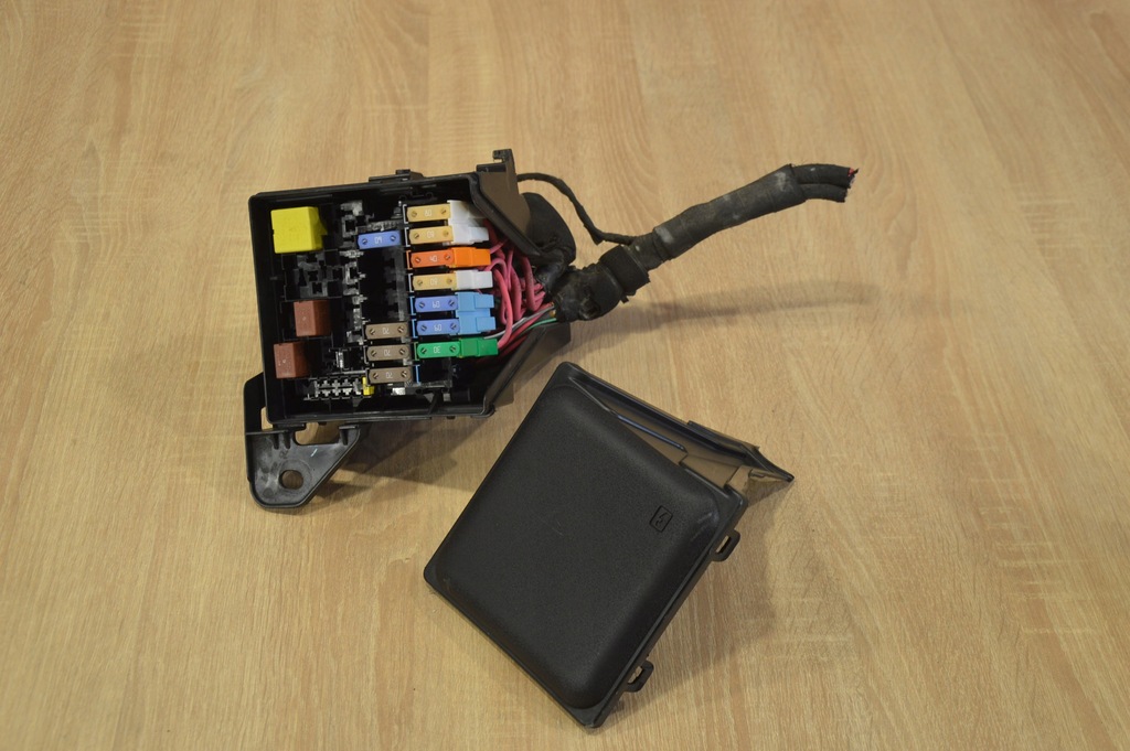 фото №1, Коробка предохранителей renault laguna iii 2.0 dci